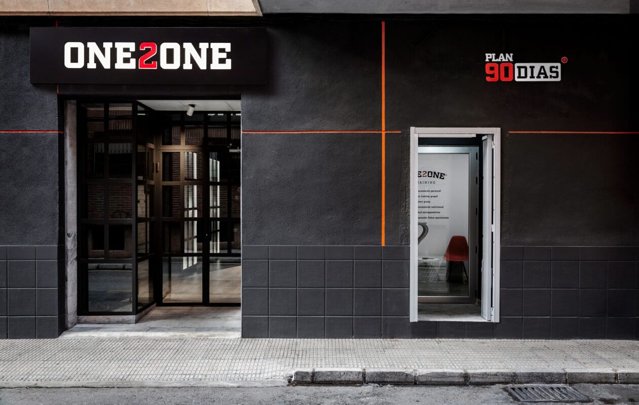 Fachada One2one calle Asturias